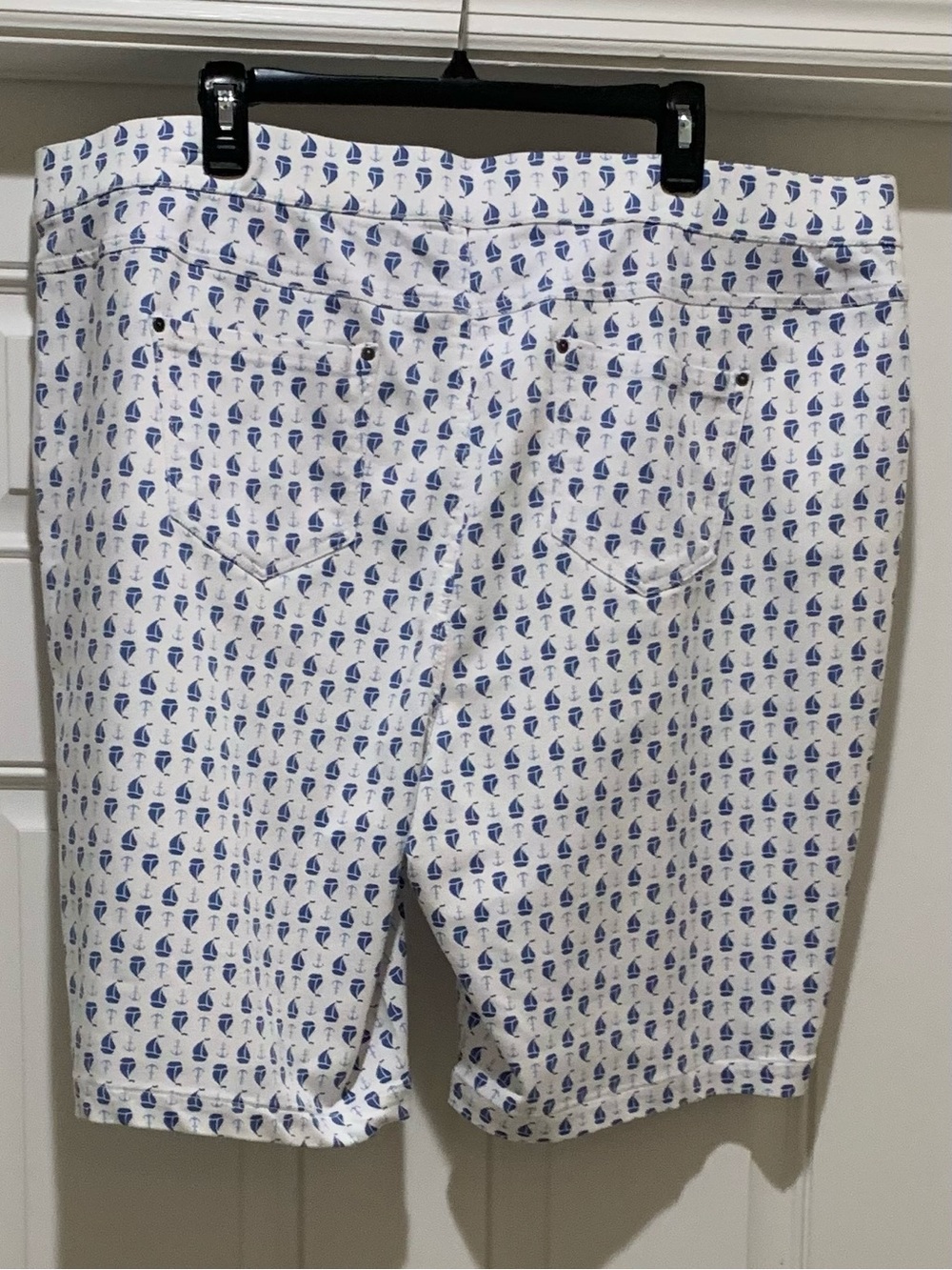 Intro Love The Fit Womens White Stretch Denim Bermuda Sailboats Size 22W - Picture 7 of 8